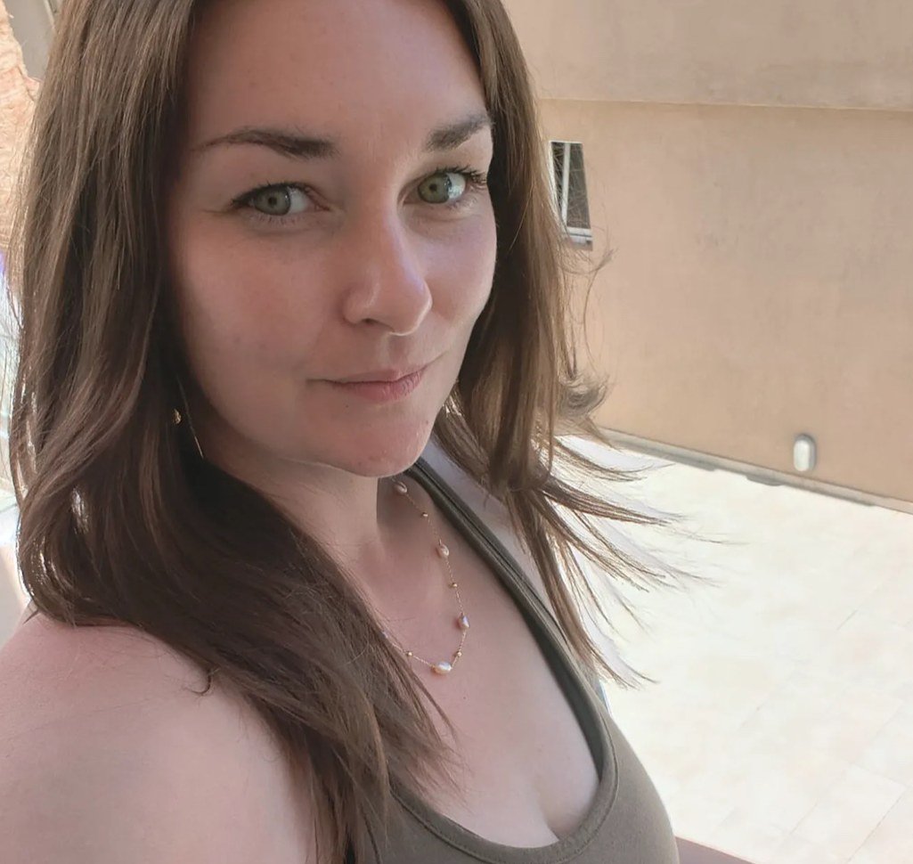 Natural & undone — a Tuesday, not a shoot