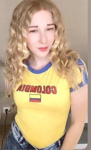 Golden curls, styled like your own hair